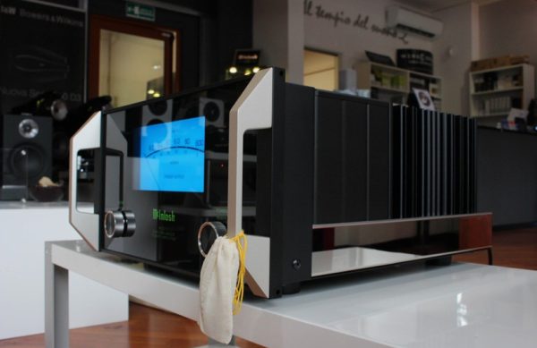 McIntosh MC611 Power Amplifiers PAIR - Image 4